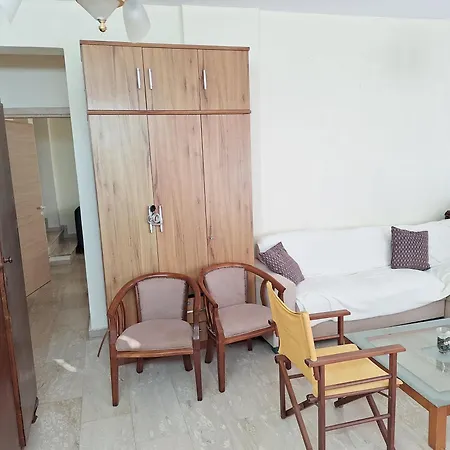 Big With Private Toilet In In Quite Area Of Larna A Homestay